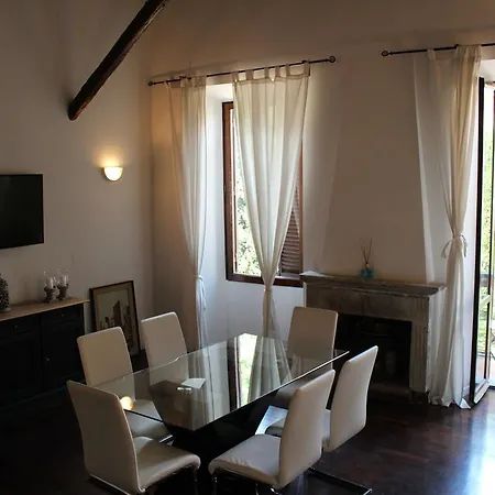 Vicolo Moroni Rome